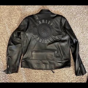 Harley Davison’s mens leather jacket size Lg, like new!